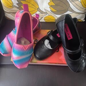 Toms girls shoes, two pairs of black and shiny shoes from different brands.